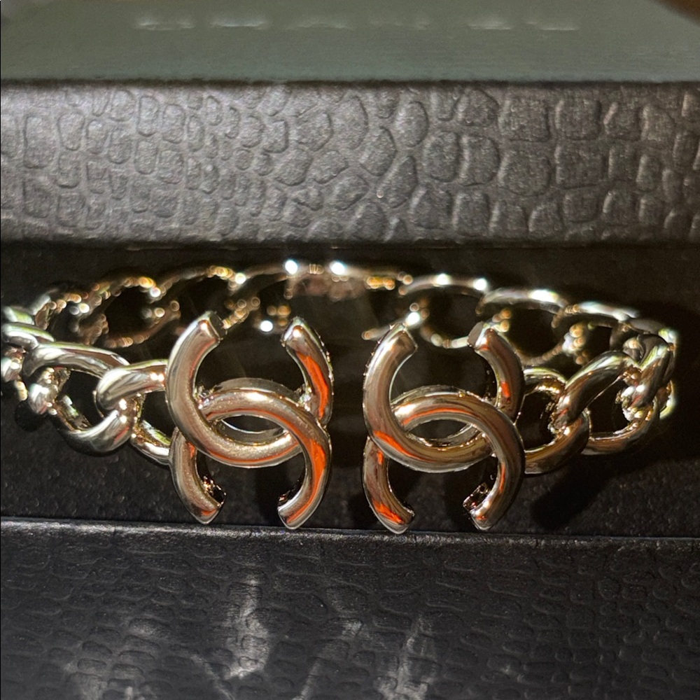 Chanel CC Open Chain Cuff + box - Picture 7 of 10
